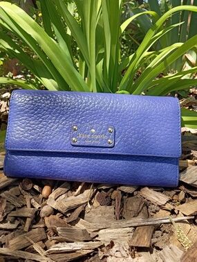 Kate Spade ♠️ EUC Pebbled Leather Continental Wallet in Cobalt Blue